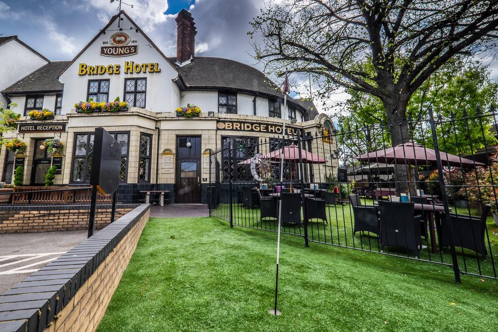 Bridge Hotel Greenford  Esterno foto